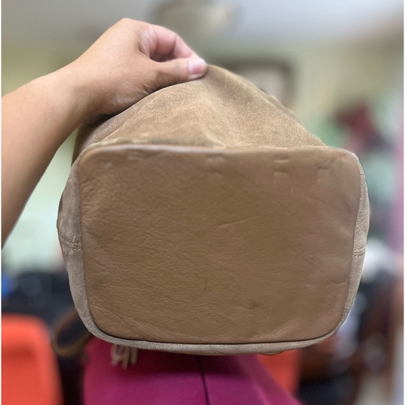 UGG Australia RAE Bucket bag small. Pre loved condition. - Picture 6 of 11